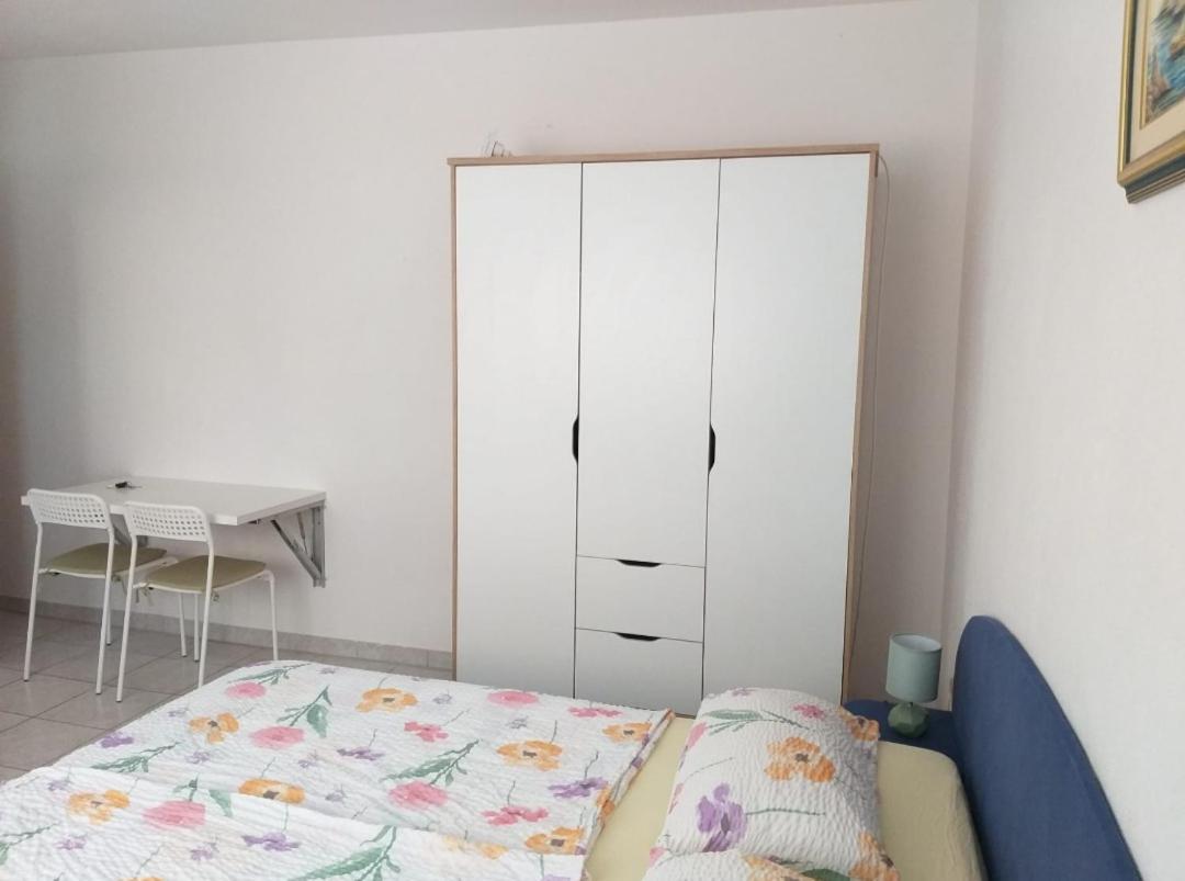 Beach Apartments Nemira オミシュ エクステリア 写真